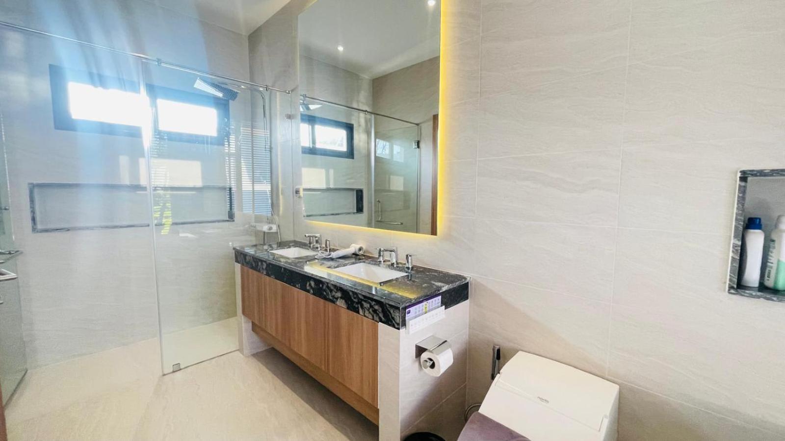 Villa Elara - Elegant 3Br Hideaway With Pool Concierge And Serenity Chalong Exterior foto